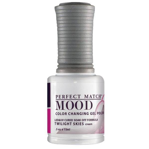 Lechat Mood Changing Gel in Twilight Skies, a clear mood-changing gel for nails, with a smooth, glossy finish.
