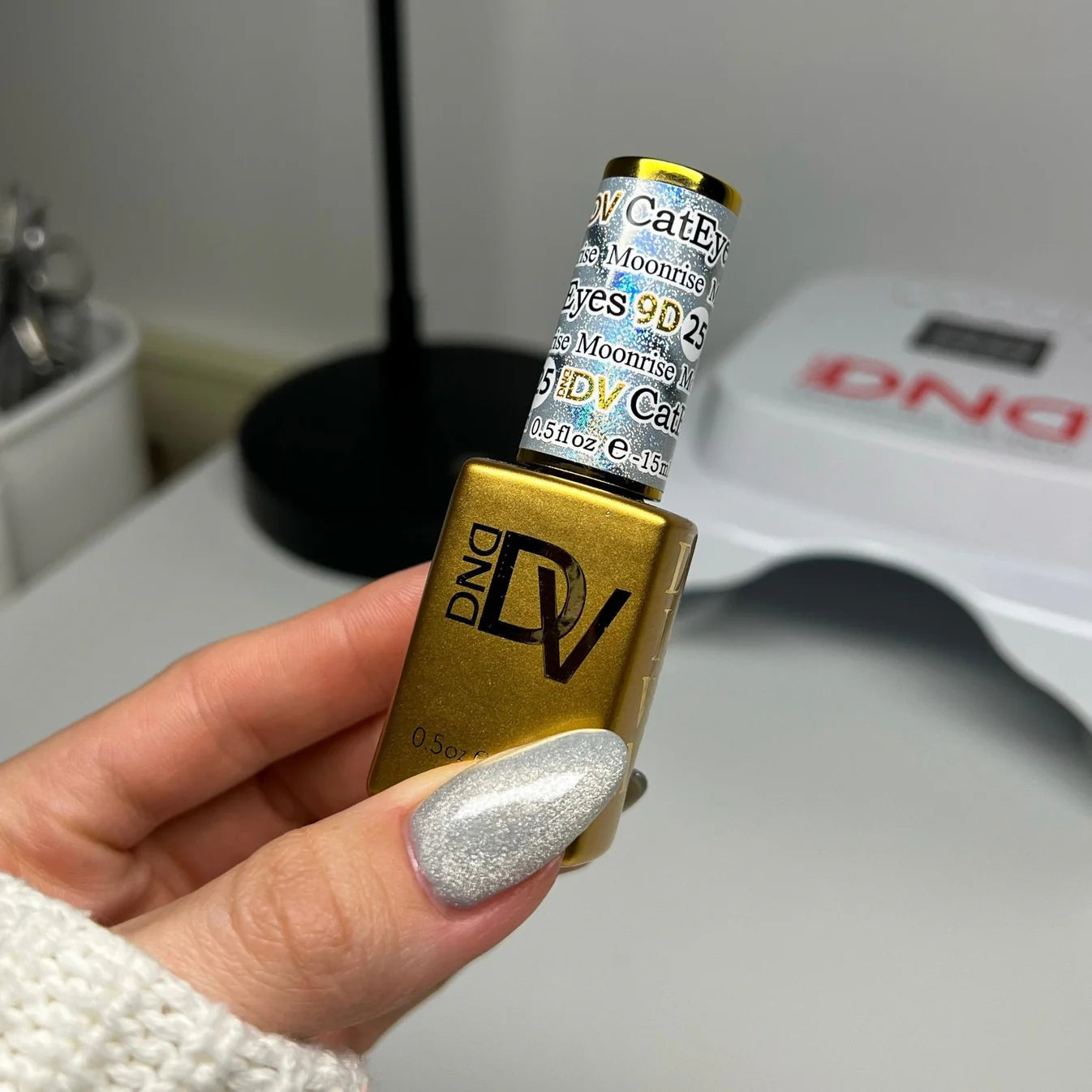Dnd Diva Gel Polish 9D Cat Eye Glassball #25 - Moonrise - Universal Nail Supplies