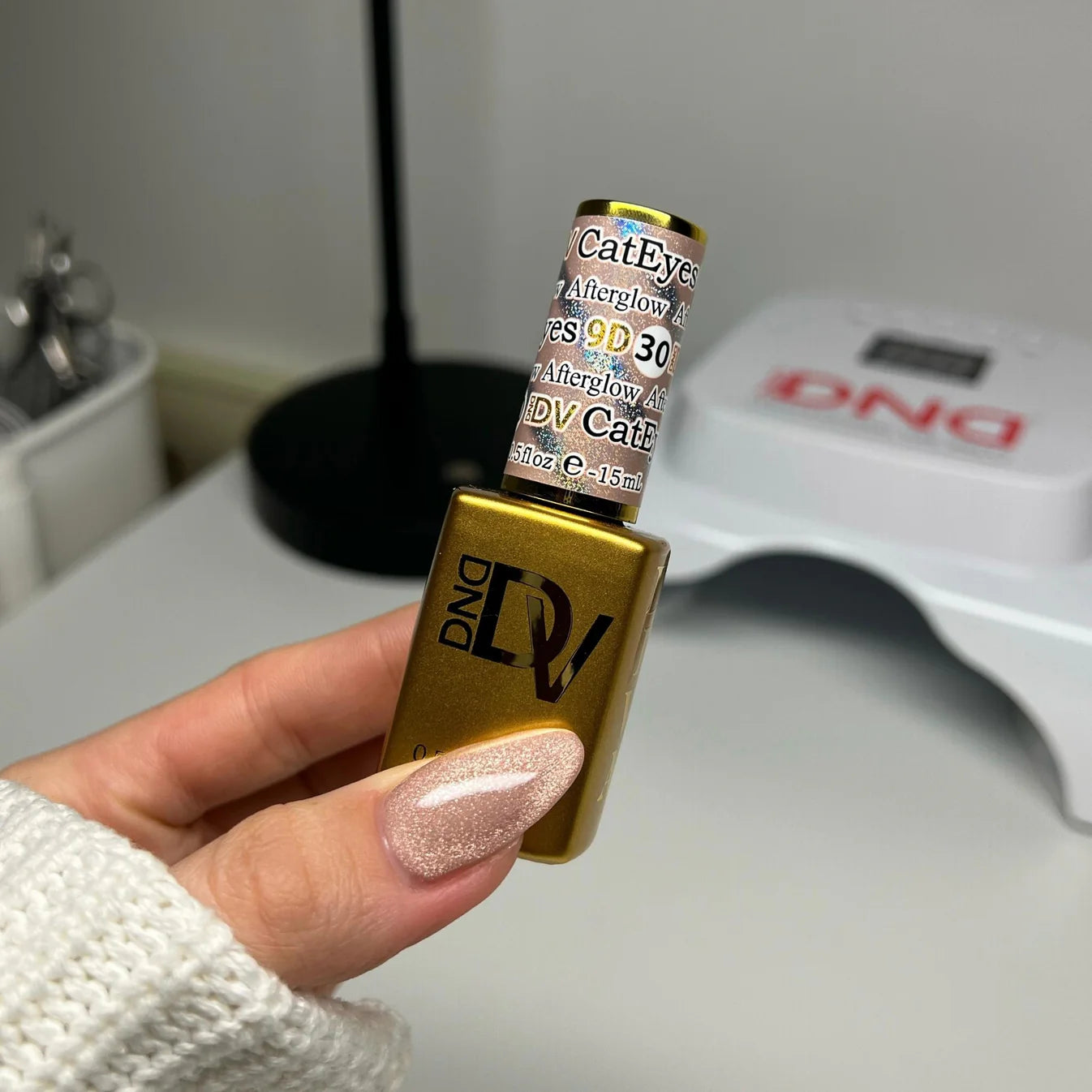 Dnd Diva Gel Polish 9D Cat Eye Glassball #30 - Afterglow - Universal Nail Supplies