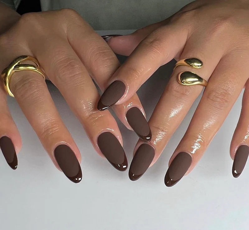 DND DC Gel Duo Spiced Brown gel nail polish and lacquer set, featuring rich, warm brown shades for stylish manicures.