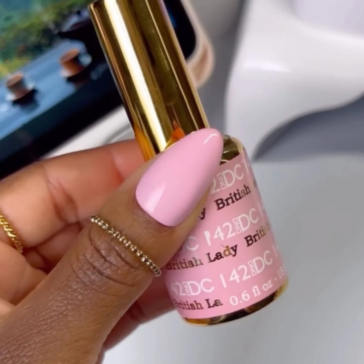 DND DC Gel Duo - British Lady #142 - Universal Nail Supplies