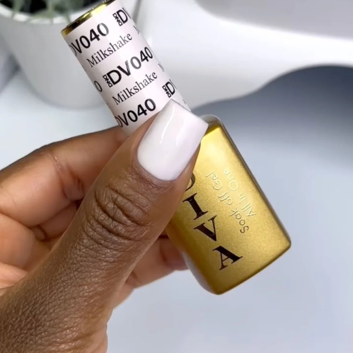 DND Diva Duo Gel & Polish - Milkshake 040 - Universal Nail Supplies