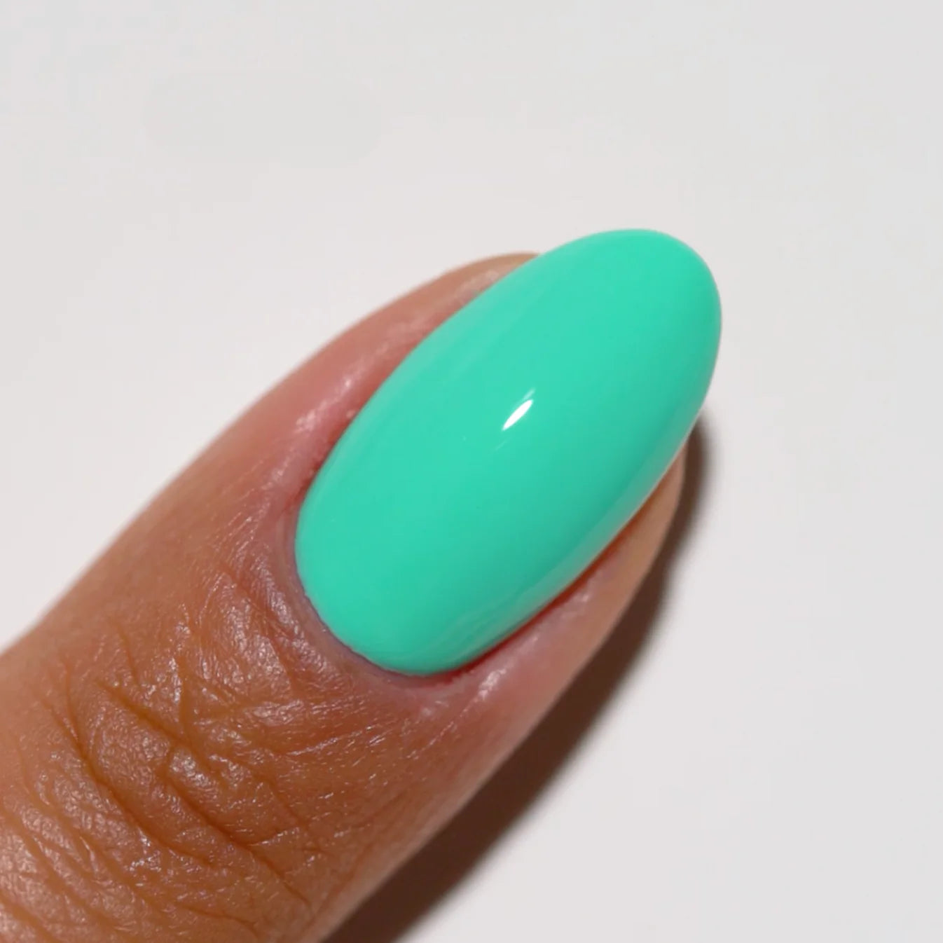 Swatch of DND Daisy Gel Duo Carousel #787 featuring vibrant gel nail polish and lacquer in bright daisy yellow shade