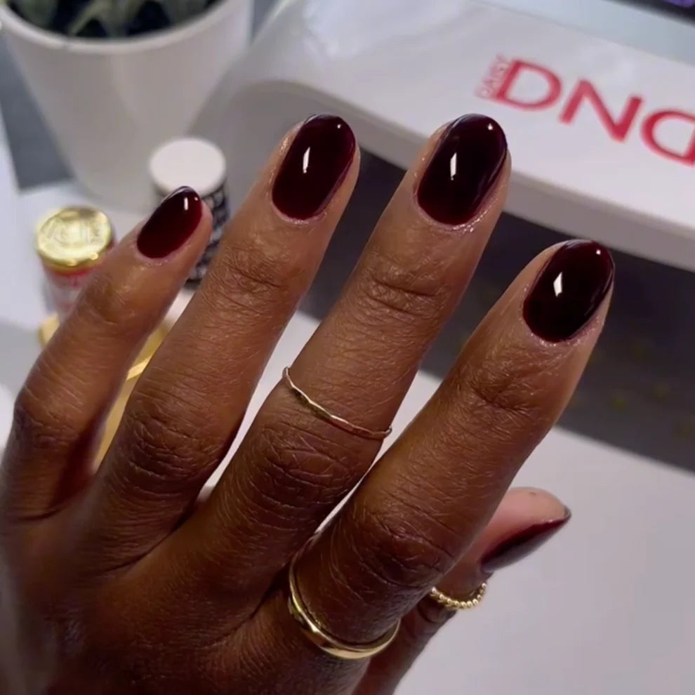 DND Daisy Gel Duo - Garnet Red #633 - Universal Nail Supplies