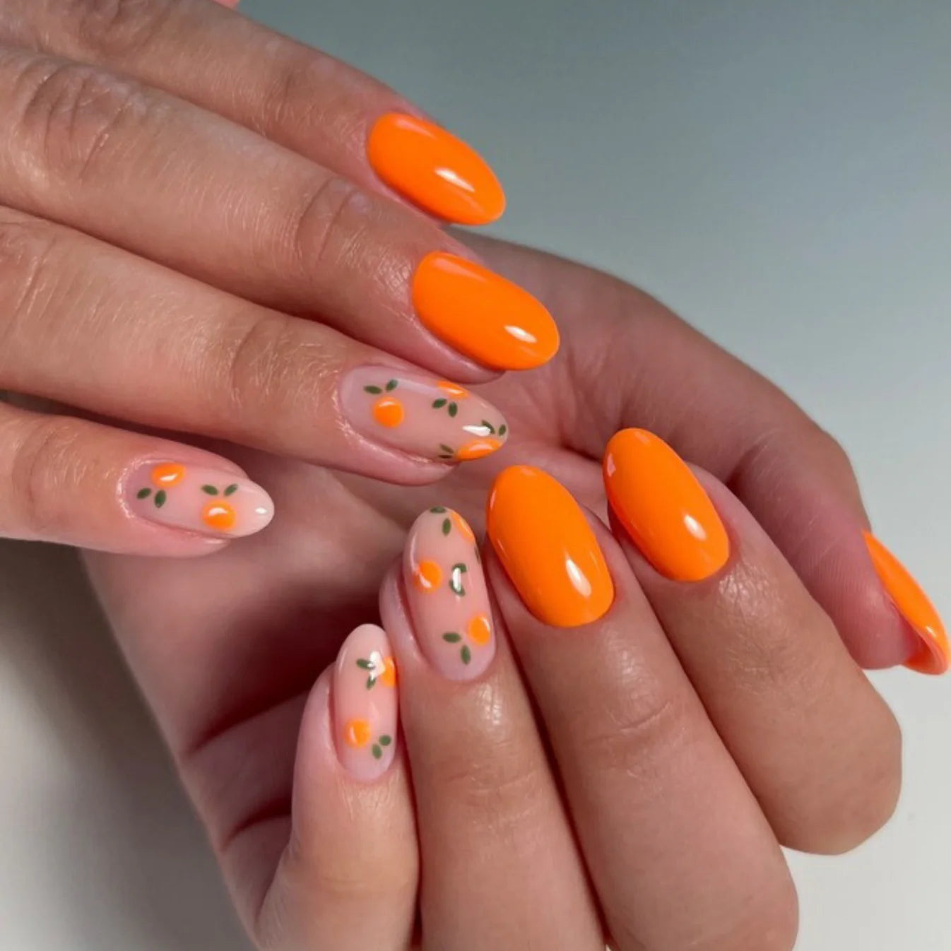 Swatch of DND Daisy Gel Duo Let's Tango #804 featuring vibrant pink gel nail polish and lacquer in a clear display image.