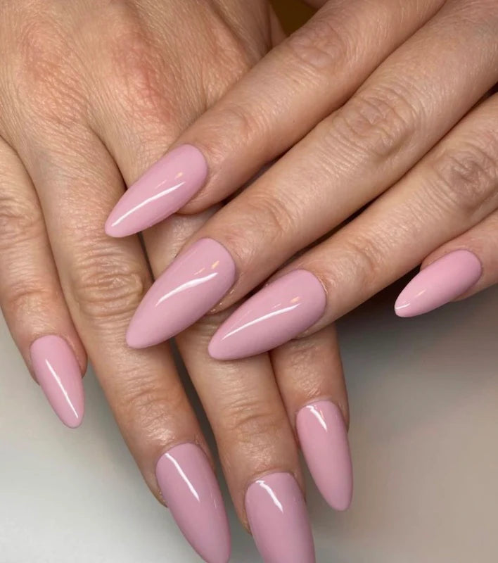 DND Daisy Gel Duo Melody #598 featuring a vibrant gel nail polish and lacquer with floral Daisy design.