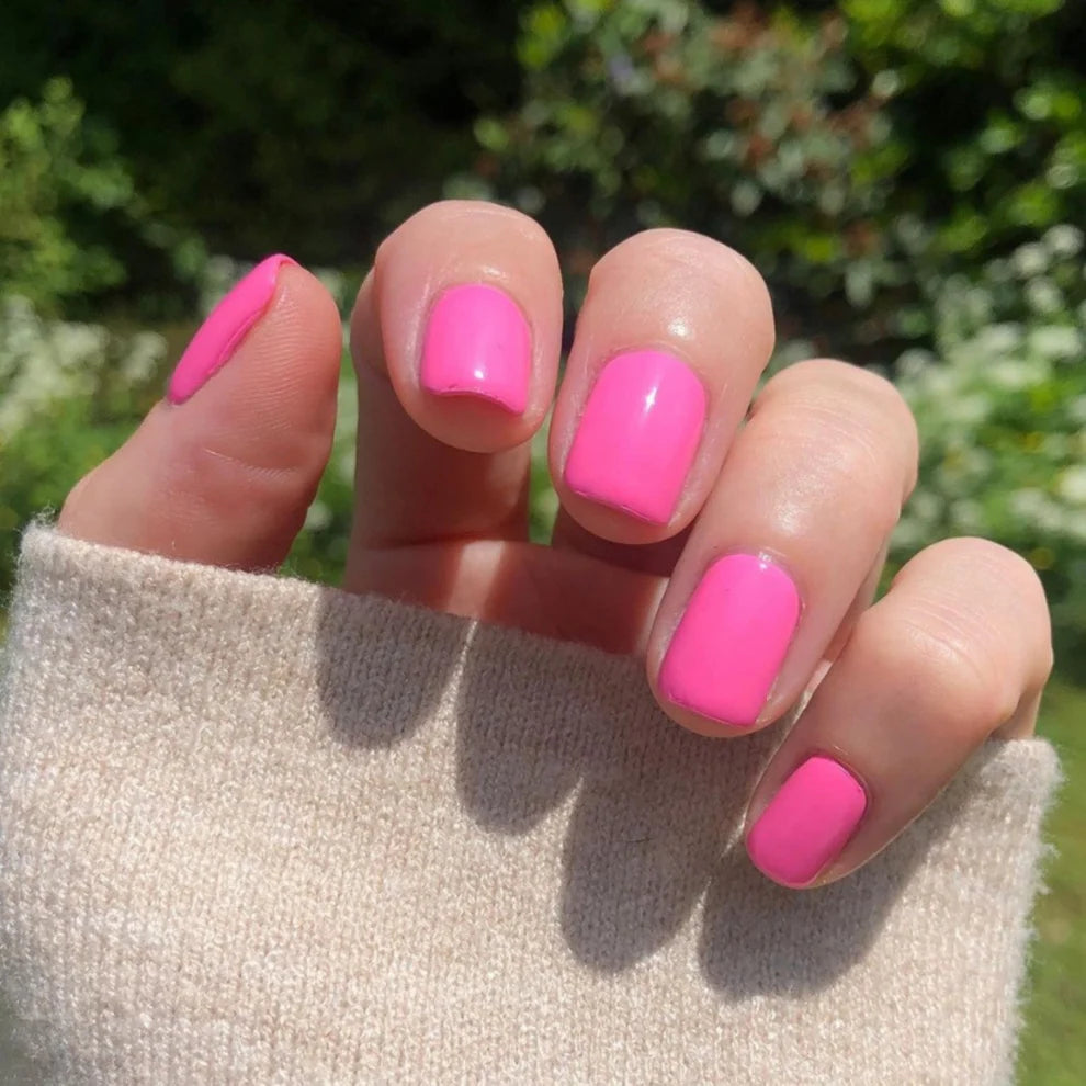 DND Daisy Gel Duo Pinky Promise #644 with swatch showing vibrant pink gel nail polish and lacquer finish