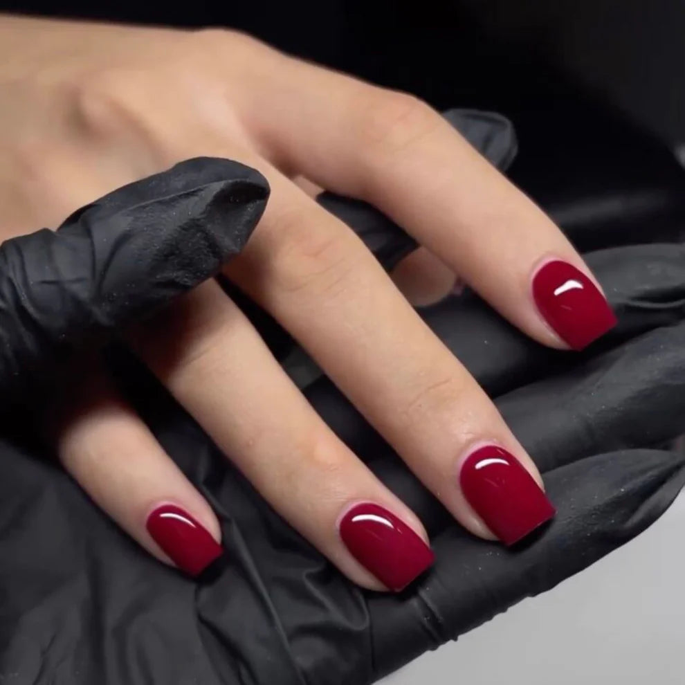 DND Daisy Gel Duo - Scarlett Dreams #753 - Universal Nail Supplies
