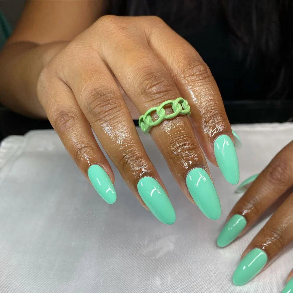 DND Daisy Gel Duo - Sweet Pistachio #668 (Clearance) - Universal Nail Supplies