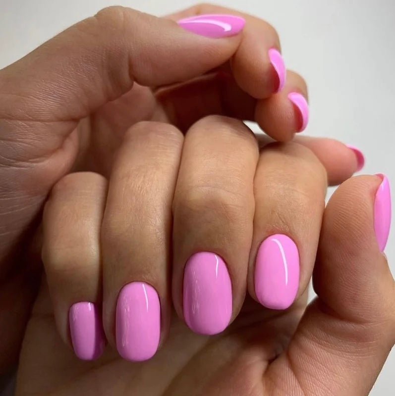 DND DC GEL DUO Frequency #267 gel nail polish and lacquer set with a sleek, glossy finish and vibrant color.