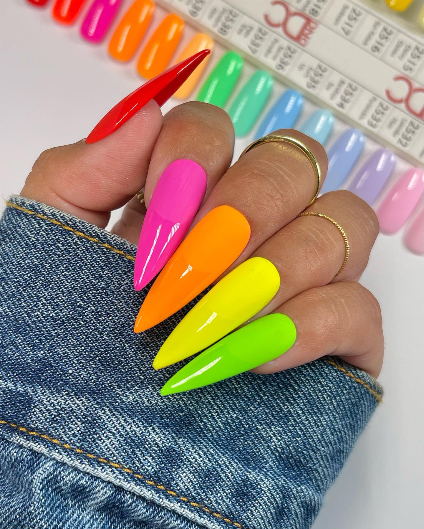 DND DC Gel Duo Topless Tropics #2541 with glossy and matte neon gel nail polish and lacquer in vibrant tropical shades