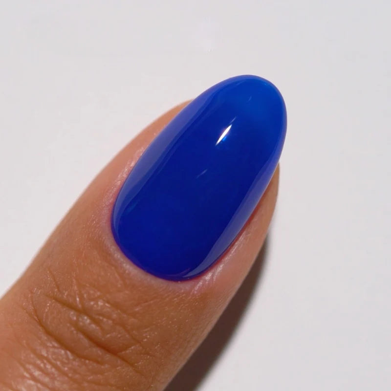 DND Diva Duo Gel & Polish Call Me Your Highness 199 with glossy gel nail polish and lacquer in a vibrant shade.