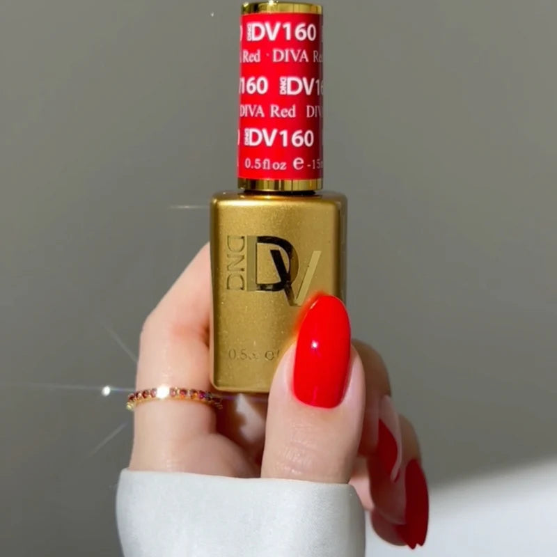 DND Diva Duo Gel and Polish in Diva Red 160, showing the vibrant red gel nail polish and matching lacquer with glossy finish.