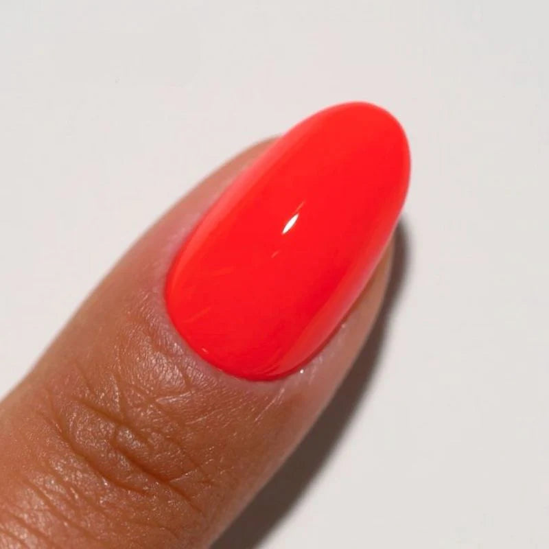 DND Diva Duo Gel & Polish Heart Eyes 4 U 236: vibrant red gel nail polish and lacquer with shiny finish.