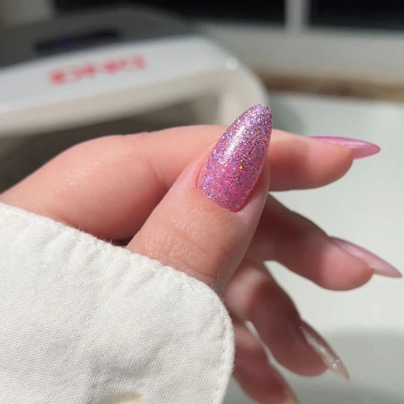 DND Diva Duo Gel & Polish Jewel 009, vibrant gel nail polish and lacquer in a shimmering jewel tone, displayed on a nail swatch.