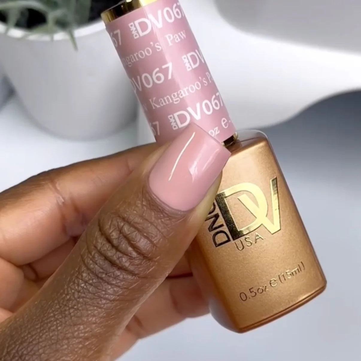 DND Diva Duo Gel & Polish - Kangaroo's Paw 067 - Universal Nail Supplies
