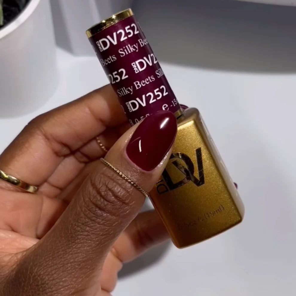 Dnd Diva Duo Gel & Polish - Silky Beets 252 - Universal Nail Supplies