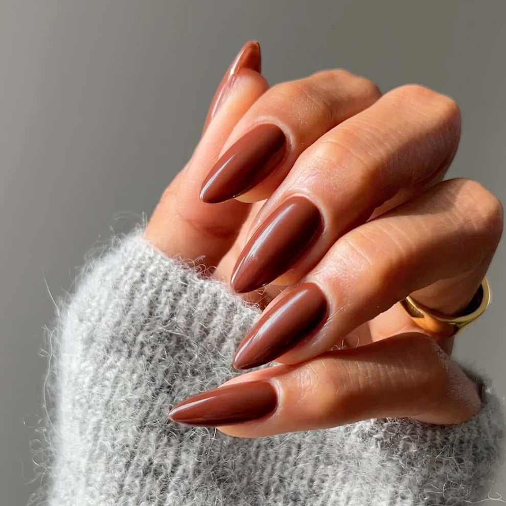 DND Diva Duo Gel & Polish in Triple Espresso 270, showcasing the dark coffee-colored gel nail polish and lacquer finish.