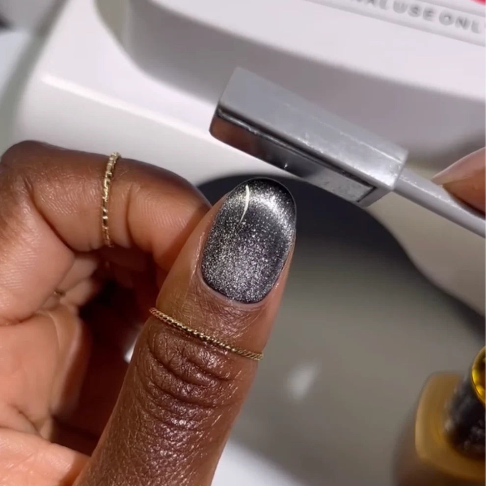 DND Cat Eyes gel nail polish and lacquer with magnetic effect, shown in a close-up image highlighting the eye-catching design.
