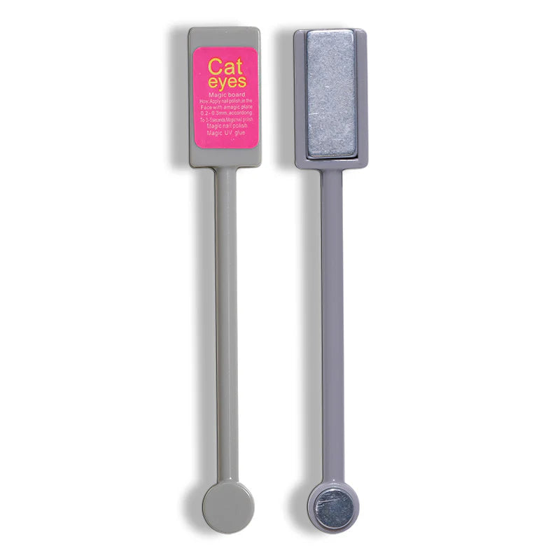 DND Cat Eyes magnet for gel nail polish, showcasing the magnetic tool used to create cat eye nail effects.