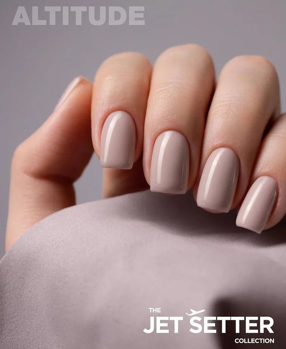 Luxio Luxio Soak-Off Gel Polish Altitude with shimmer, 15ml, featuring a glossy, shimmering finish on well-manicured nails