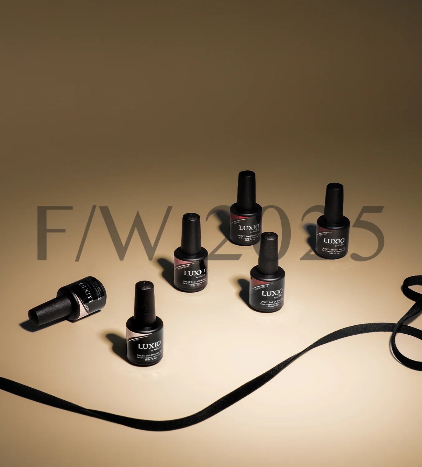 Luxio soak-off gel polish in Bordeaux color, 15ml bottle, TPO-free, with a smooth, glossy finish and luxurious appearance.