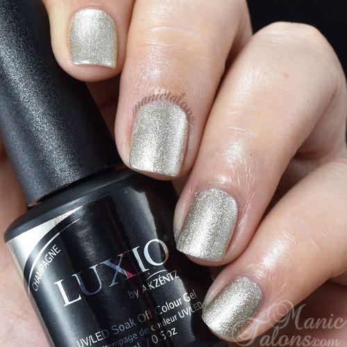Luxio Luxio Soak-Off Gel Polish Champagne with sparkle, 15ml bottle, showcasing a shimmering champagne-colored gel polish.