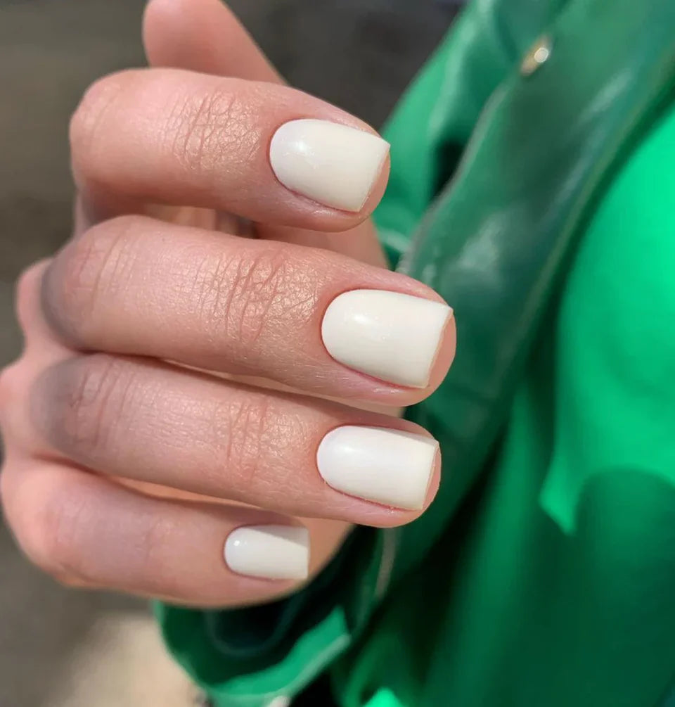 Luxio Luxio Soak-Off Gel Polish in Cloud 15ml bottle, showcasing the clear, glossy gel nail polish product.