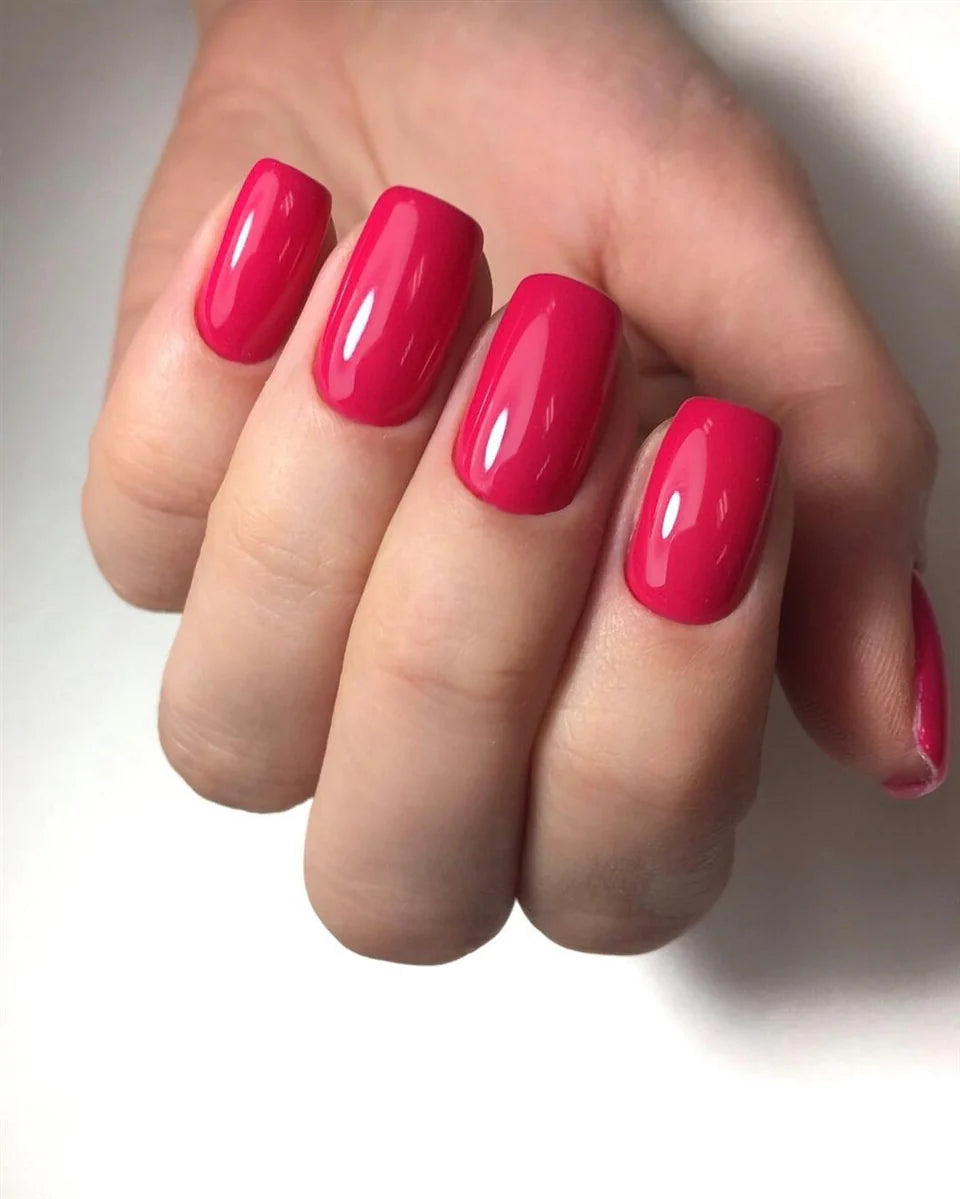 Luxio Soak-Off Gel Polish Entrancing 15ml bottle, vibrant purple color, with a black cap and clear label showing product details.