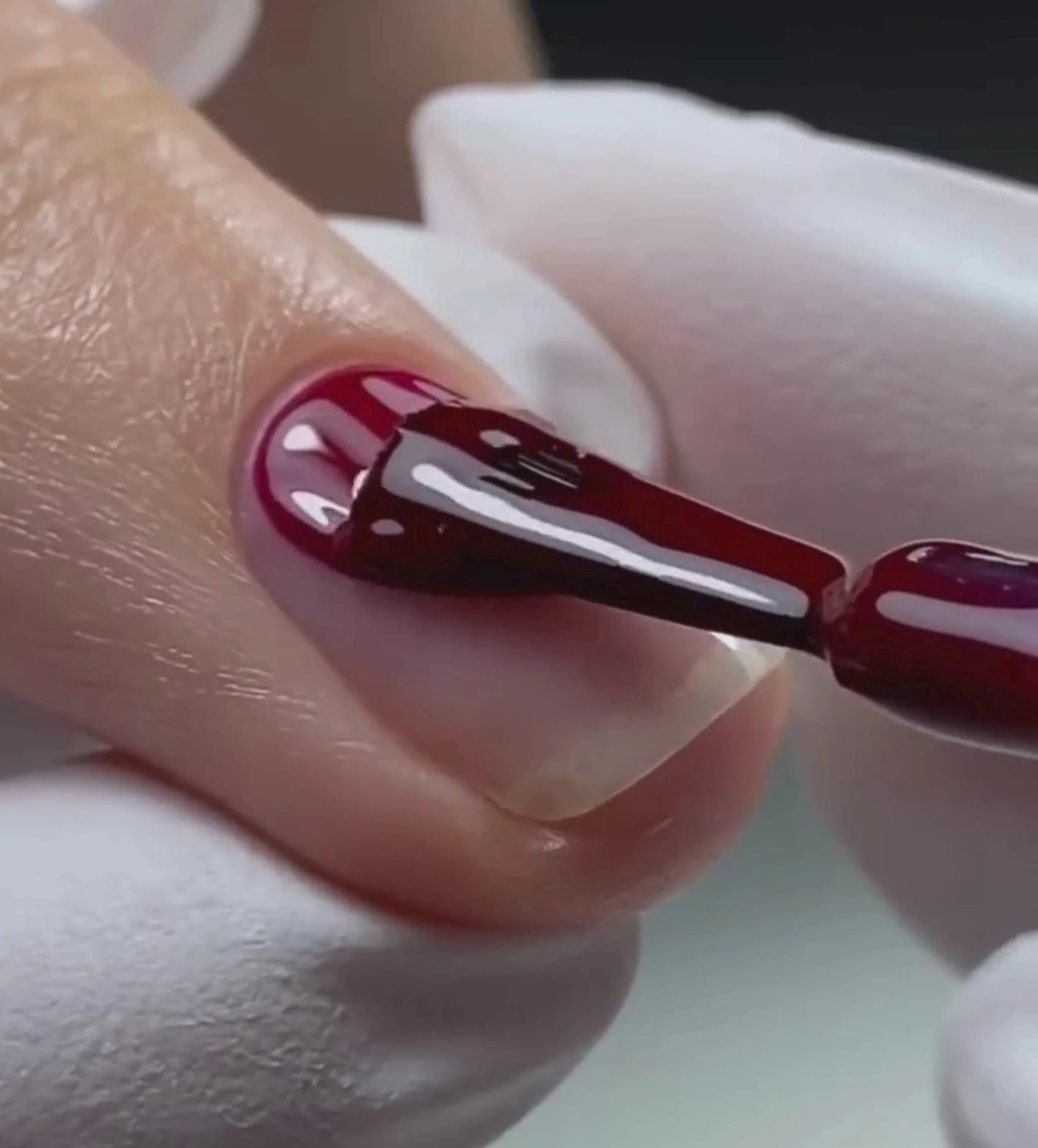 Luxio gel polish bottle, 15ml, TPO-free soak-off gel polish, with a sleek design and bright pink cap.