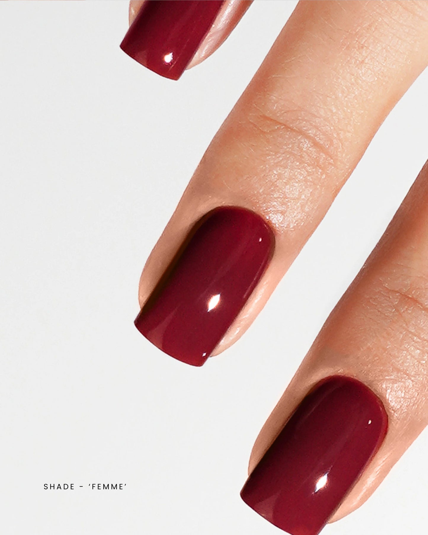 Luxio Soak-Off Gel Polish in 15ml bottle, TPO-free, with a sleek black cap and clear label, perfect for professional nail care.