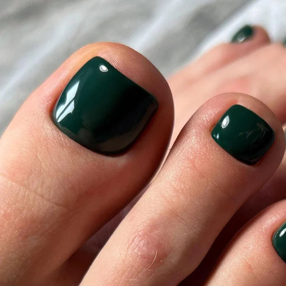 Luxio Luxio Soak-Off Gel Polish Fortune 15ml bottle with black cap and label, showcasing glossy finish and product details.