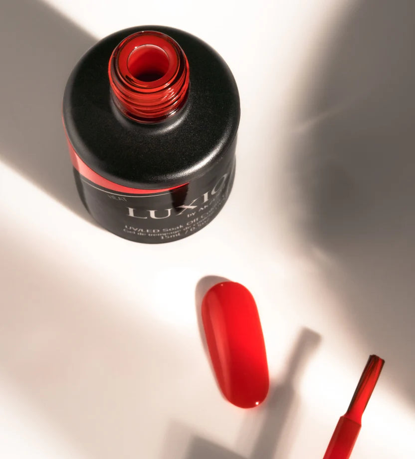 Open bottle of Luxio Soak-Off Gel Polish Heat by Luxio, showing the clear 15ml gel inside