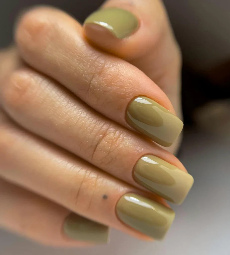 Luxio soak-off gel polish Hiatus 15ml bottle, smooth and glossy finish, with the product label visible in the image.