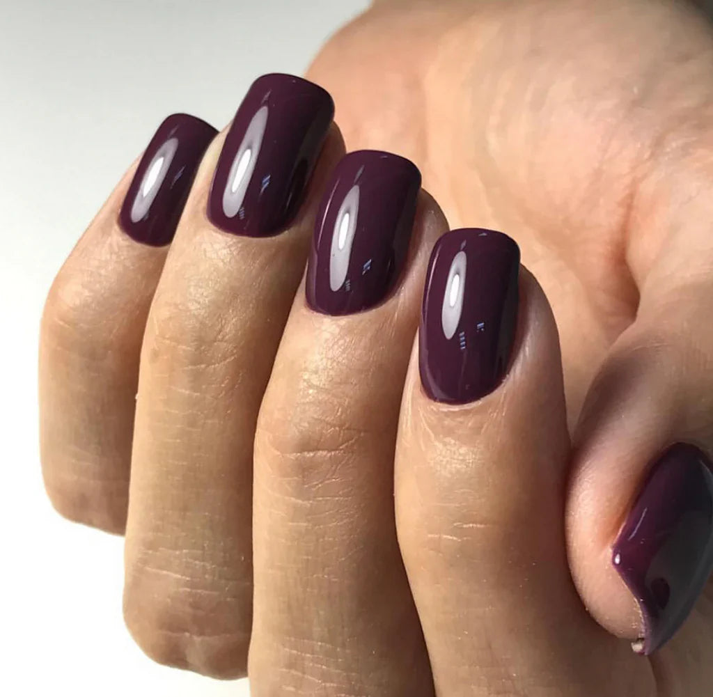 Luxio Soak-Off Gel Polish Magic 15ml bottle with black cap and clear label, shown on white background.