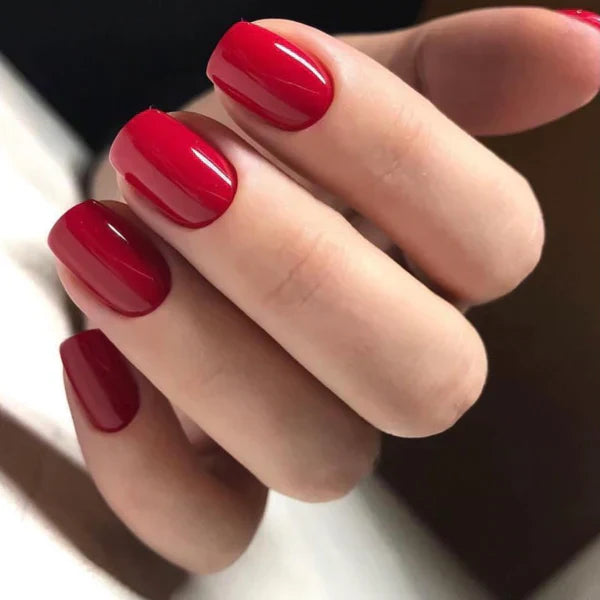 Luxio Soak-Off Gel Polish Muse 15ml bottle with black cap and clear label, showcasing the elegant packaging and gel polish texture.