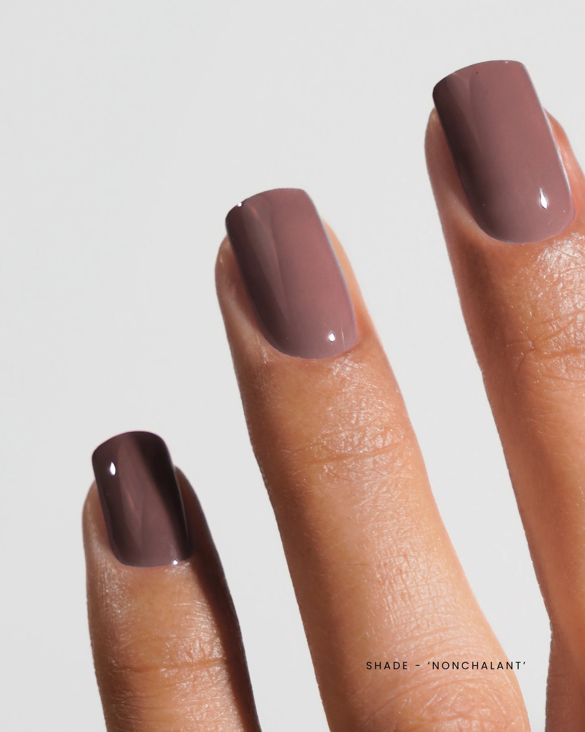 Luxio Soak-Off Gel Polish Nonchalant 15ml bottle with sleek packaging, TPO-free gel nail polish for professional manicures.