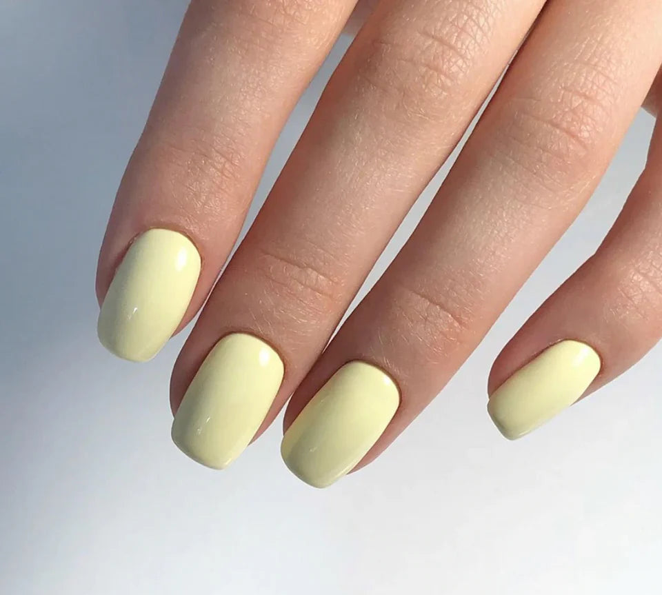 Luxio Soak-Off Gel Polish Peaceful 15ml bottle with clear cap and brush applicator, designed for professional gel manicures.