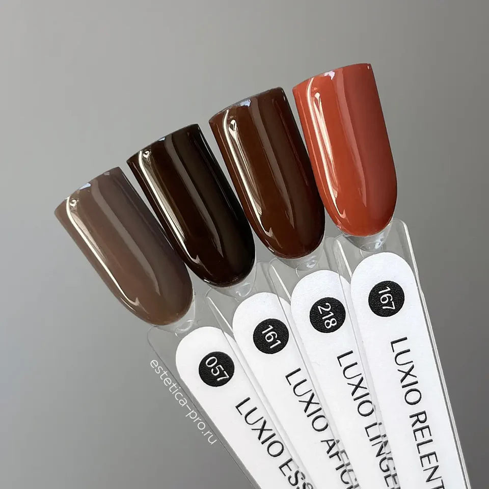 Luxio Soak-Off Gel Polish Relentless 15ml bottle with black cap, displayed on a neutral background, showcasing the gel polish packaging.