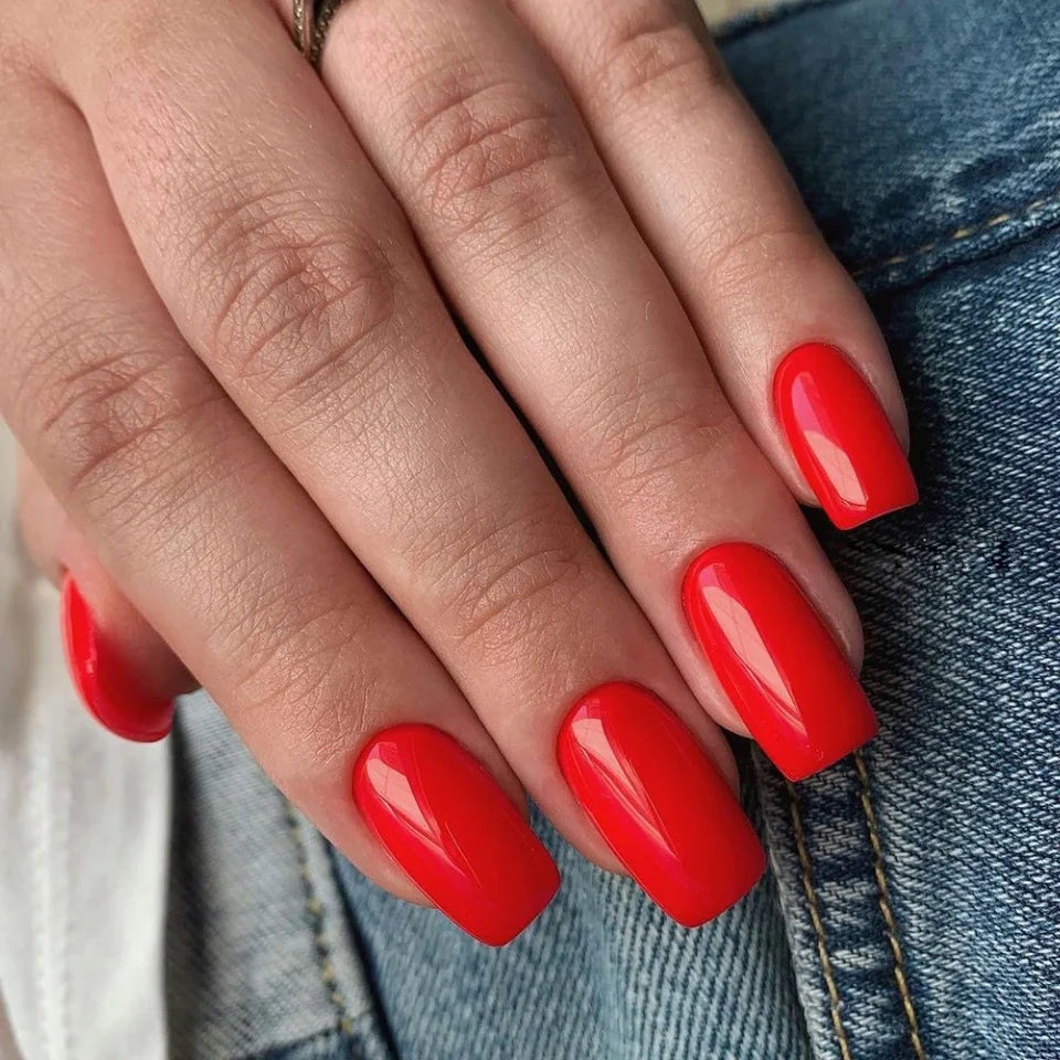 Luxio Luxio Soak-Off Gel Polish Virtue 15ml bottle showing the colorful gel polish inside the transparent container.