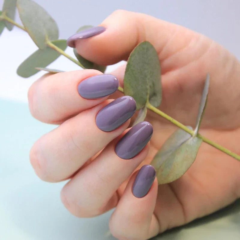 Luxio Soak-Off Gel Polish Willow 15ml bottle with black cap and clear label, displayed on a plain white background.