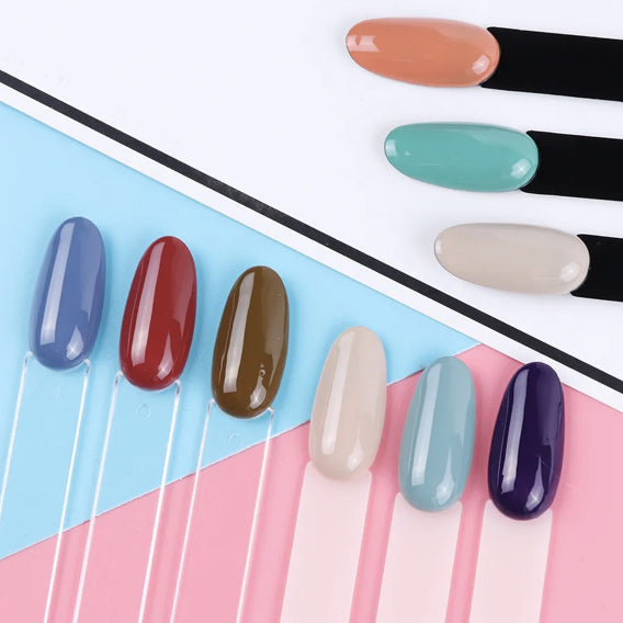 UNS Nail Display Tips Palette with 50 practice manicure tools for nail polish application and nail art demonstration.